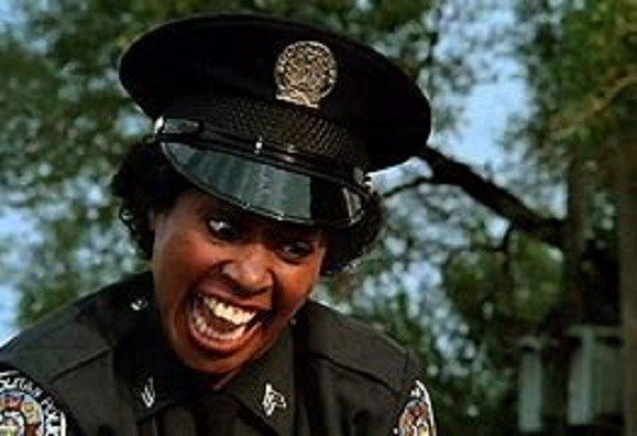 Marion Ramsey, atriz de ‘Loucademia de Polícia’, morre aos 73 anos