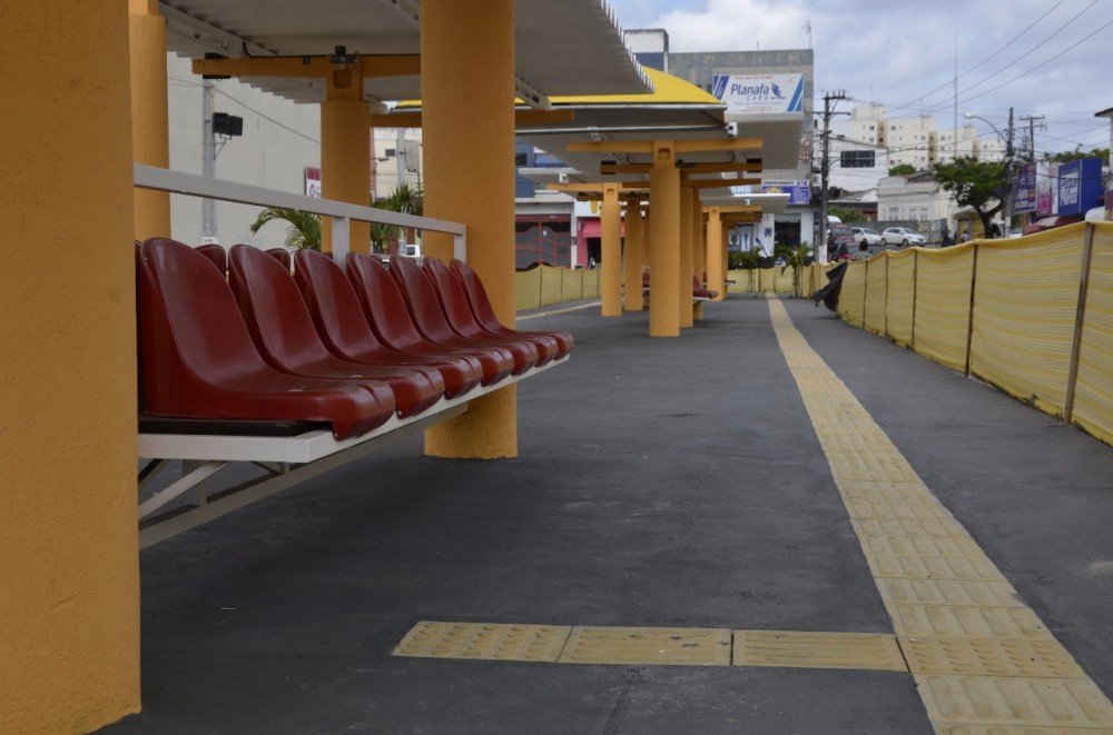 Reabertura do terminal urbano é adiada.