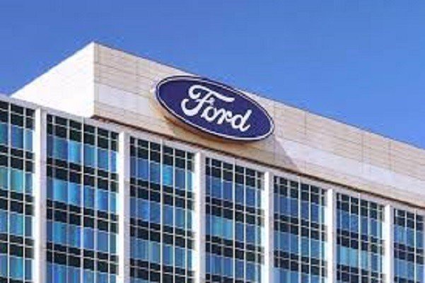 Ações da Ford em Nova York sobem mais de 3% com decisão