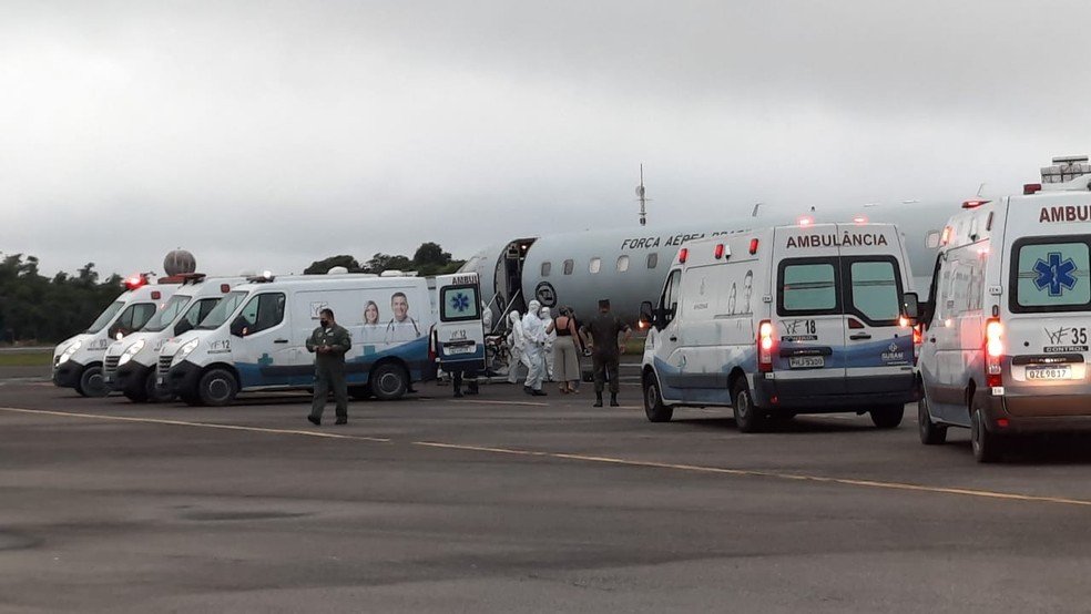 Pacientes do Amazonas são transferidos para outros estados