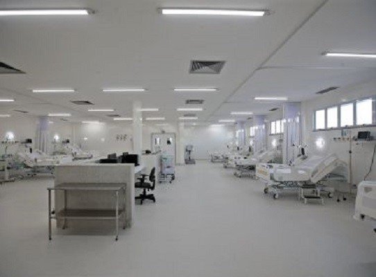 Brasil desativou 3 mil leitos de UTI do SUS no segundo semestre de 2020