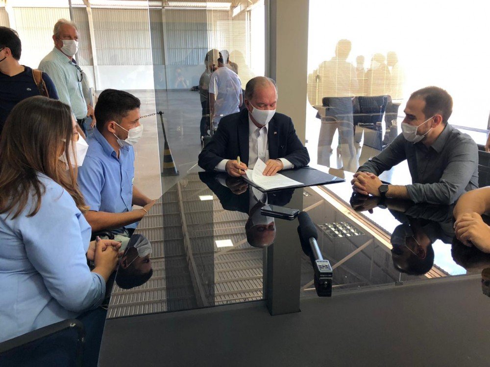 Vice-governador assina protocolo para ampliação da Nutrilara em LEM