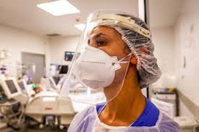 Novas pistas ajudam a esclarecer por que a Covid-19 mata duas vezes mais homens que mulheres
