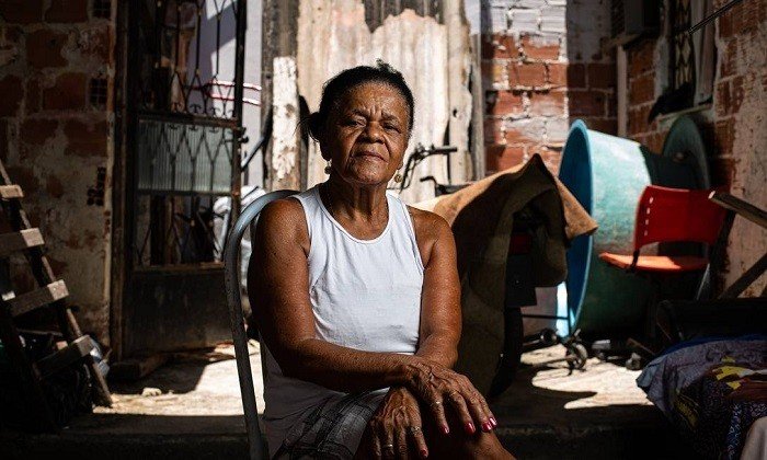 Cientistas criticam ausência de prioridade a pobres e negros na vacinação contra Covid-19