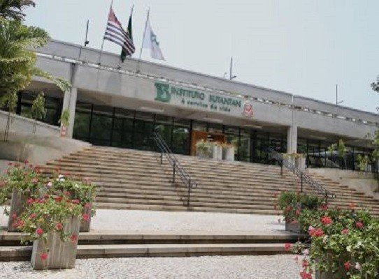 Governo faz cortes na pesquisa científica e atinge Butantan e Fiocruz na pandemia