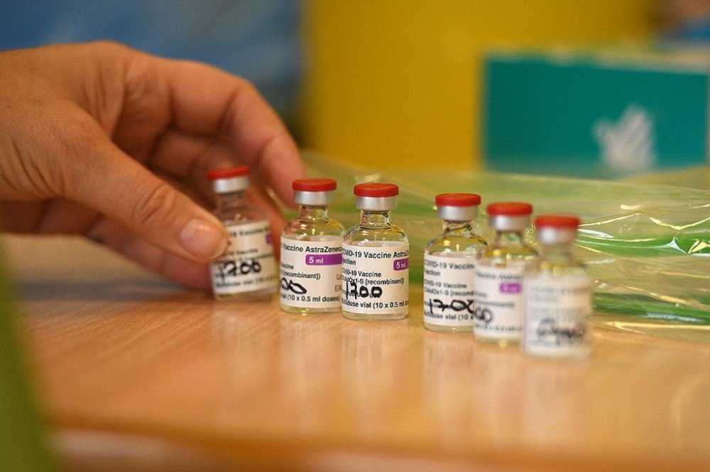 Brasil receberá 14mi de doses de vacina de Oxford através do Consórcio Covax