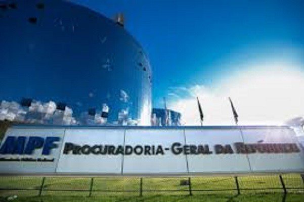 STJ acolhe parecer do MPF e tranca ação penal privada de Edir Macedo contra Haddad