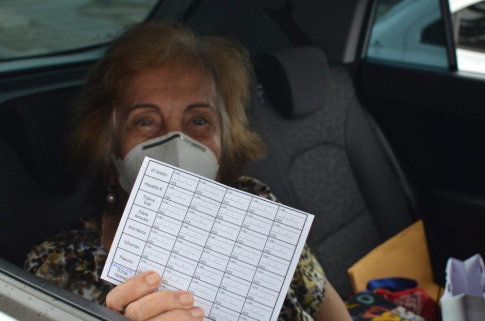 Alagoinhas. Pessoas com 85 anos acima podem se vacinar no Carneirão.