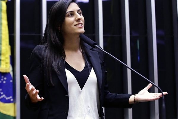 MPF move ação contra deputada Chris Tonietto por postagem LGBTfóbica