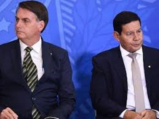 Irritado com general Mourão, Bolsonaro exclui o vice de reunião com ministros