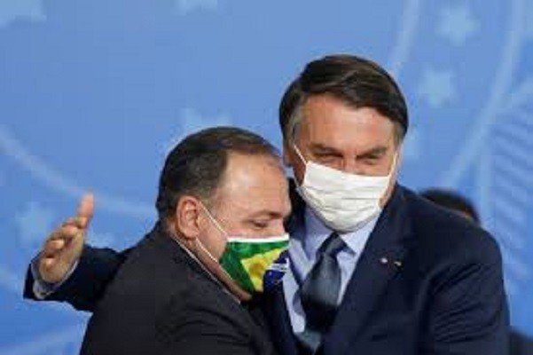 Bolsonaro usou Fiocruz para produzir 4 milhões de comprimidos de cloroquina com dinheiro público