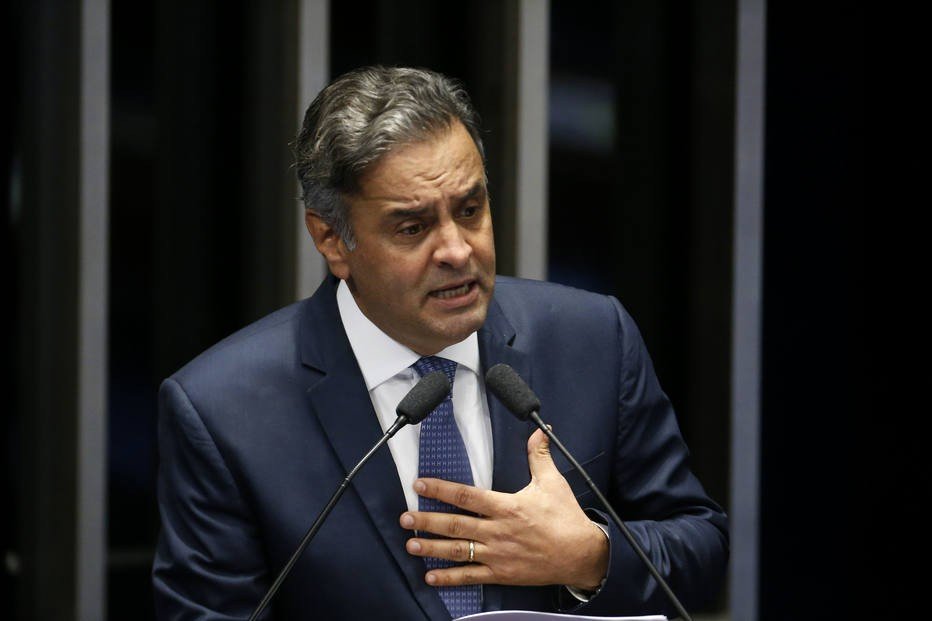 Convenção do PSDB-SP tem gritos de ‘fora, Aécio’