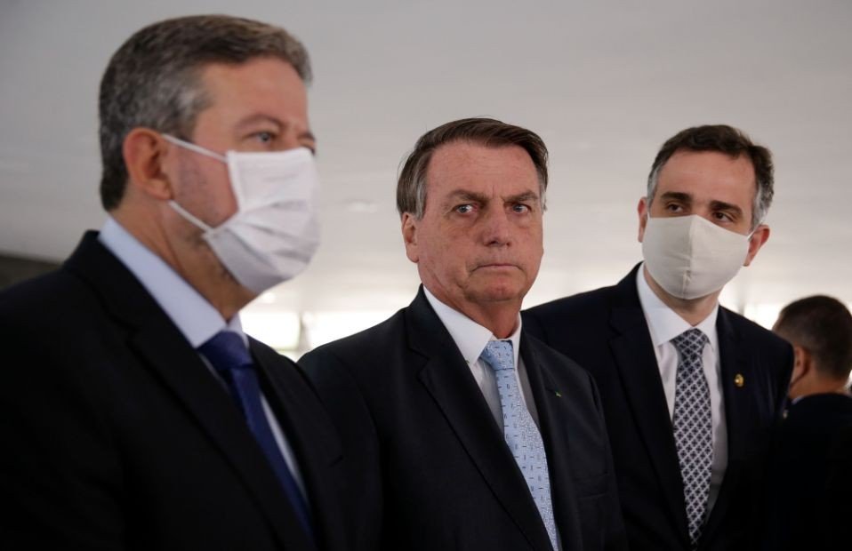 Lira diz a Bolsonaro que Câmara deve confirmar prisão de deputado